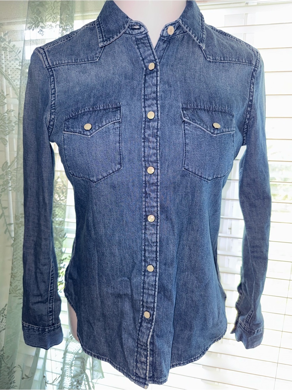 Lightweight Gap denim button up